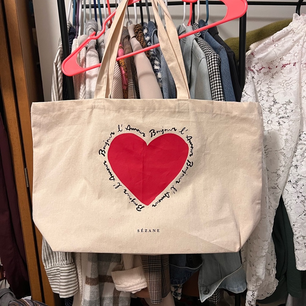Sezane Cream Tote with Red Heart - Picture 2 of 3
